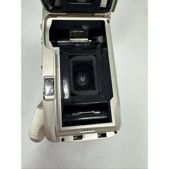 Olympus Stylus Zoom 70 Quartzdate 35mm Film Point & Shoot FOR PARTS READ - Picture 10 of 10